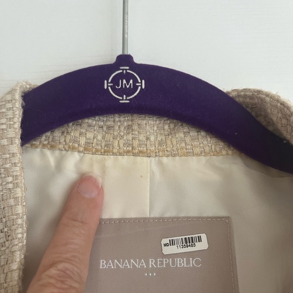Banana Republic size 8 women’s blazer cream color.  Good used condition. - Picture 4 of 8